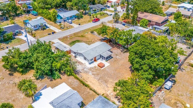 Building Photo - 208 Palmetto Rd W