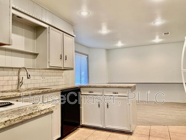 Building Photo - 4819 14th St