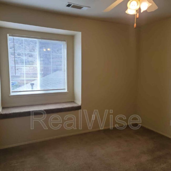 Building Photo - 2080 NE Chanel Ct