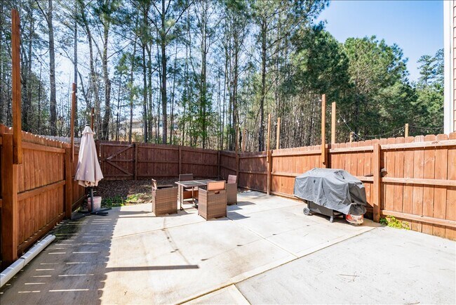 Building Photo - 2514 Piering Dr