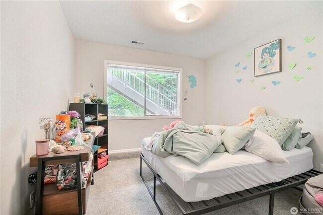 Building Photo - 5406 122nd Ave E