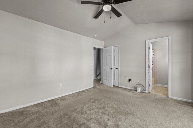 Building Photo - Charming and updated Virginia Beach townho...