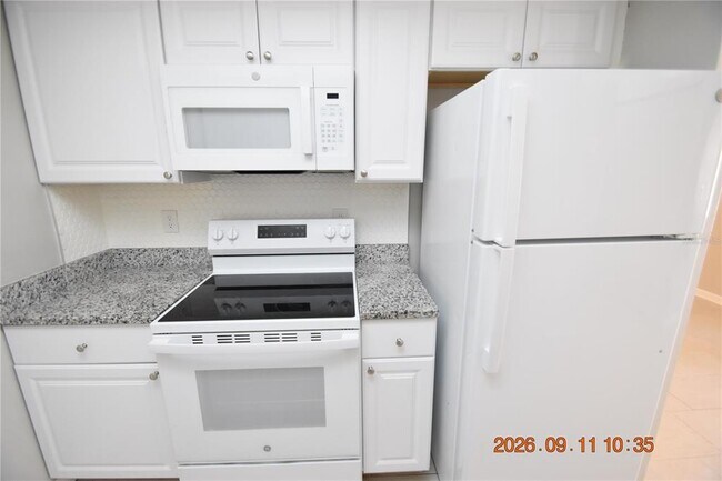 Building Photo - 705 2nd Ave NW