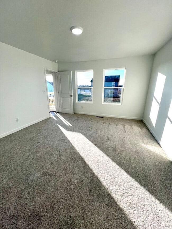 Building Photo - 478 Lennox; Willard - NEW Home - HOA - Community Pool - 4Bed 2Bath 3Car Garage