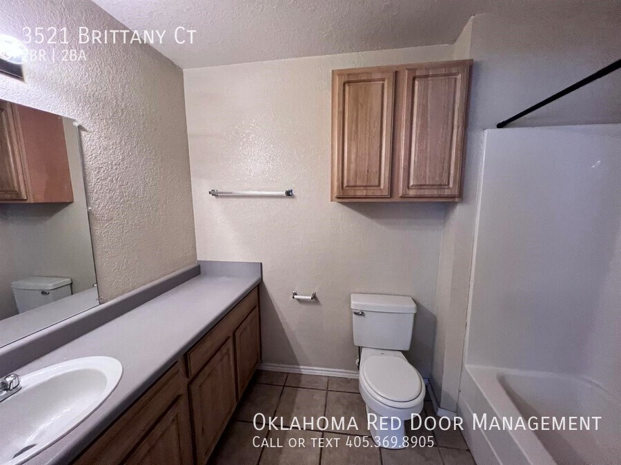 Building Photo - 3521 Brittany Ct
