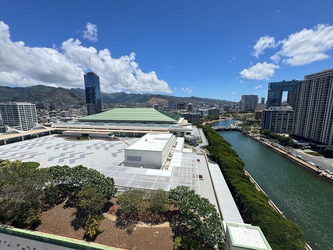Building Photo - 1848 Kahakai Dr
