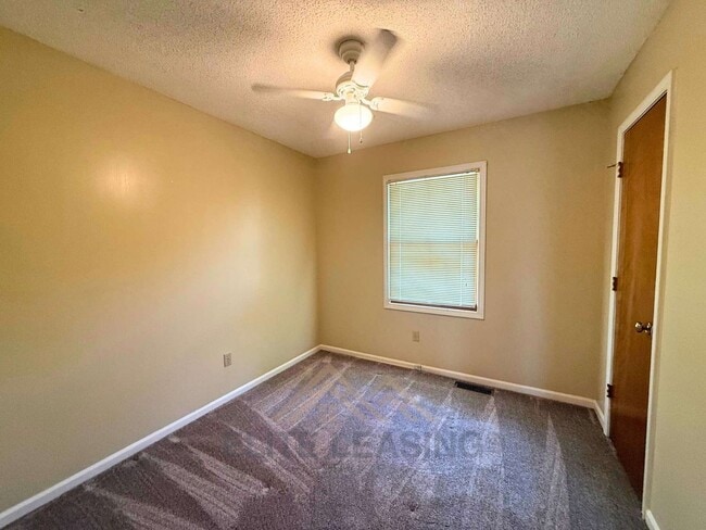 Building Photo - 1517 W Forest Dr