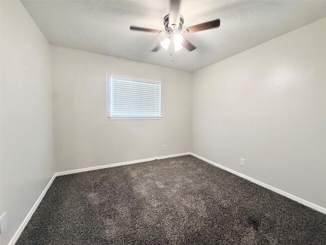 Building Photo - 201 S Kaysie St