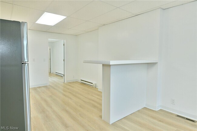 Building Photo - 401 Williams St SE