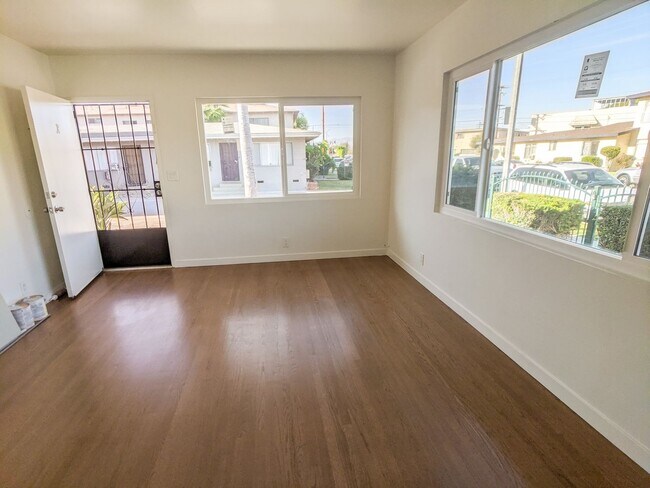 Building Photo - 3554 Brenton Ave