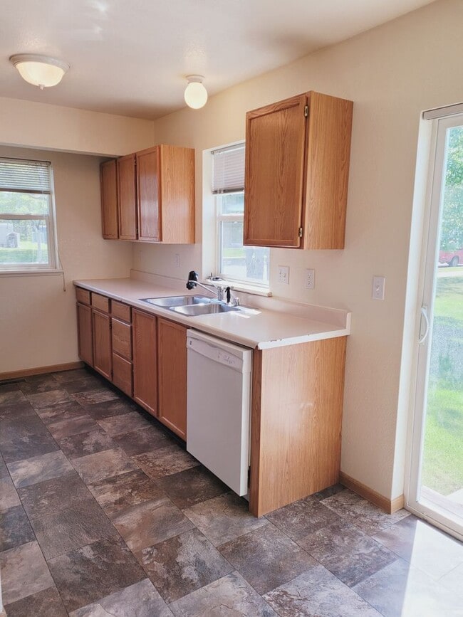 Building Photo - Charming 3-Bed in Central Bozeman