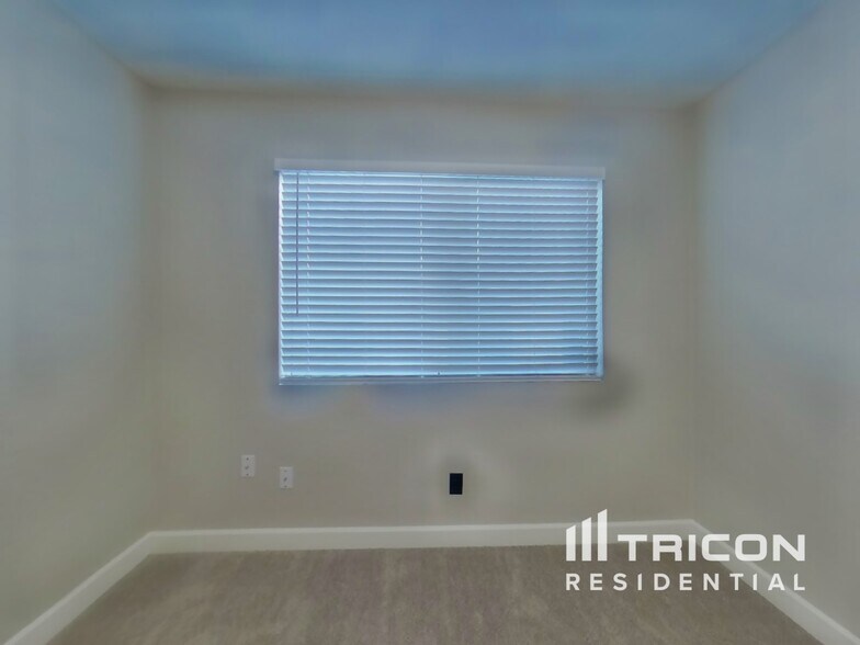 Building Photo - 4007 E Apollo Rd