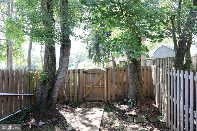Building Photo - 2905 Wren Ct