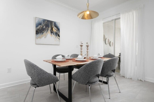 Building Photo - 954 Splash Shot Pl