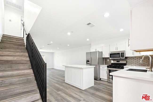 Building Photo - 17610 Sherman Way