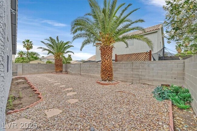 Primary Photo - 5820 Royal Castle Ln