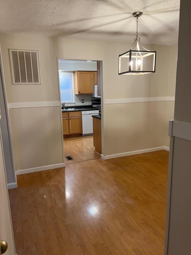 Building Photo - 1659 Strader Dr