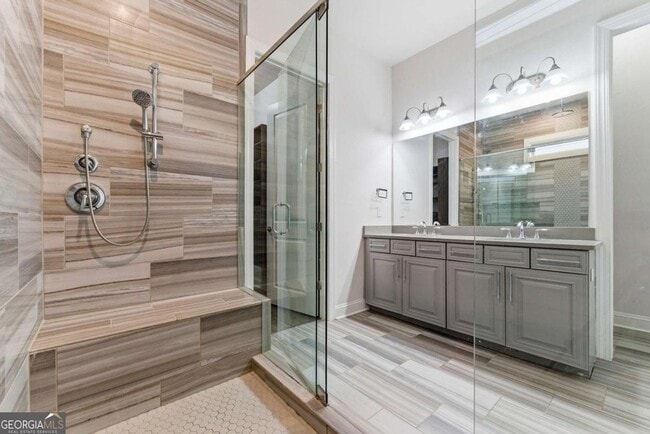 Building Photo - 2025 Abbey Rd