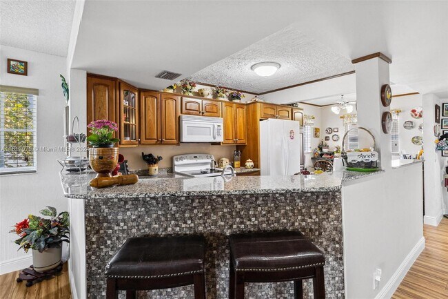 Building Photo - 900 SW 125th Way