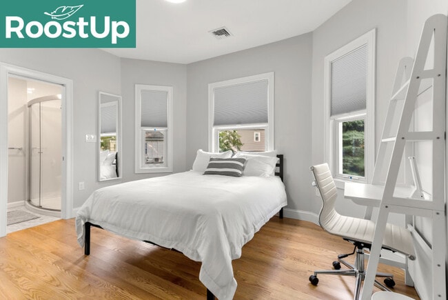 Building Photo - Furnished Bedroom with Private Bath in East Boston