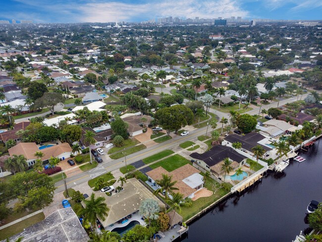 Building Photo - 5921 NE 15th Ave