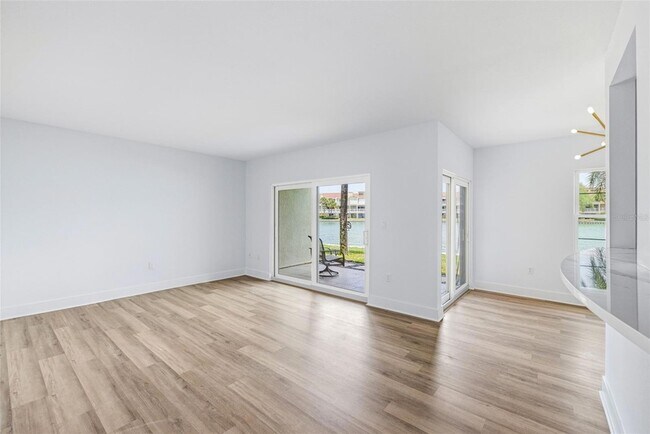 Building Photo - 554 Plaza Seville Ct