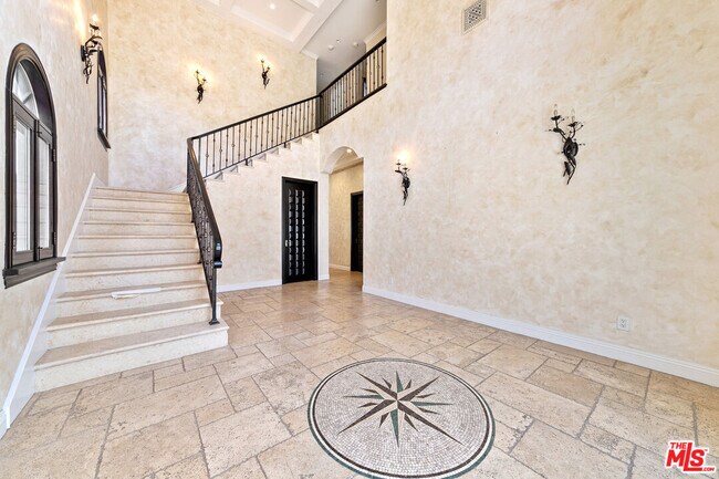 Building Photo - 458 Flores St