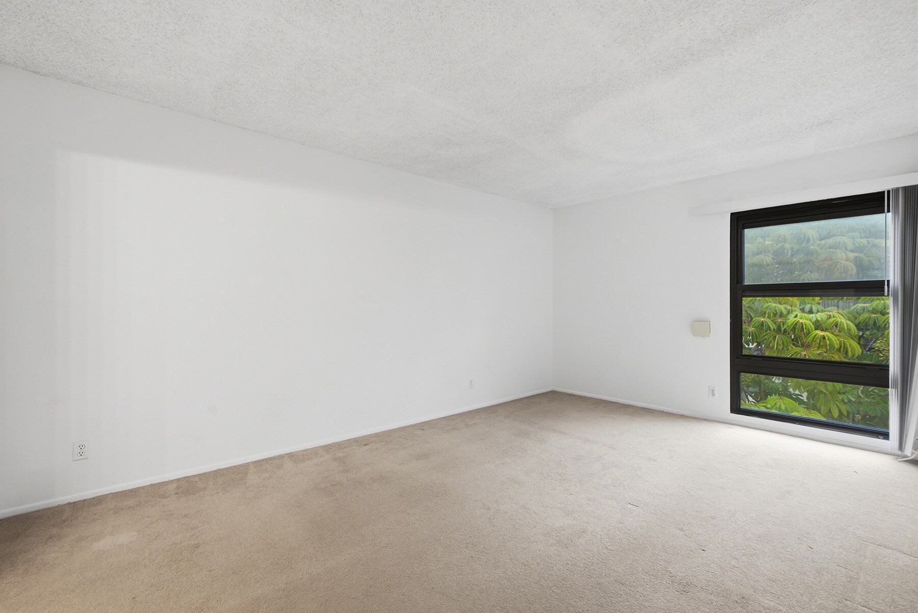 Building Photo - 7742 Redlands St
