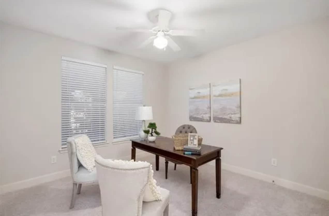 Building Photo - 500 Waters Edge Dr