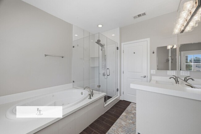 Building Photo - Beautiful Mediterranean Luxury Home in Exclusive Gated Villa Sierra, Arcadia