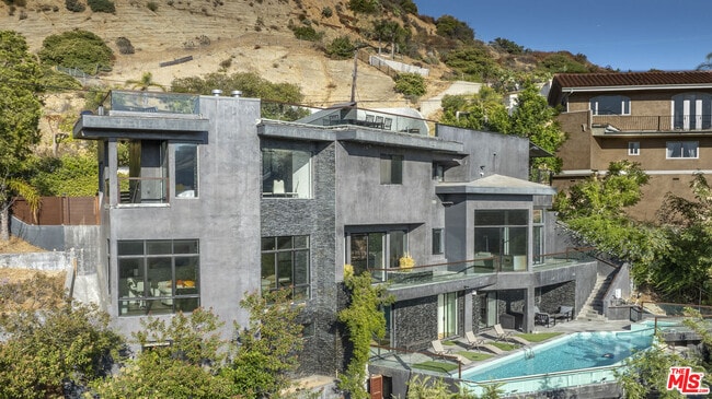 Building Photo - 2271 Gloaming Way