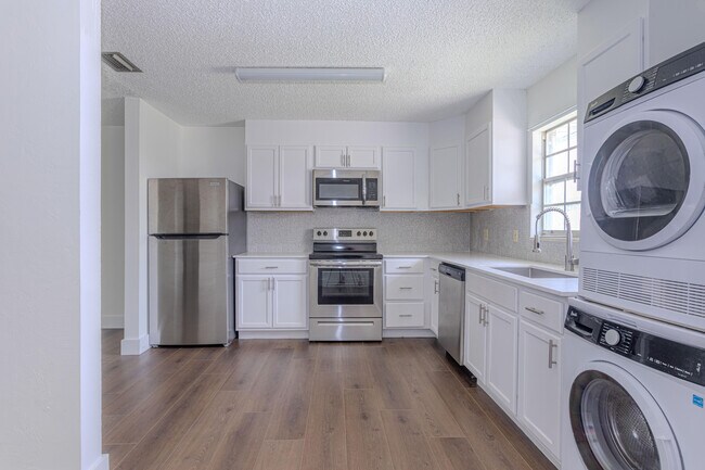 Building Photo - 175 Cape Cod Cir