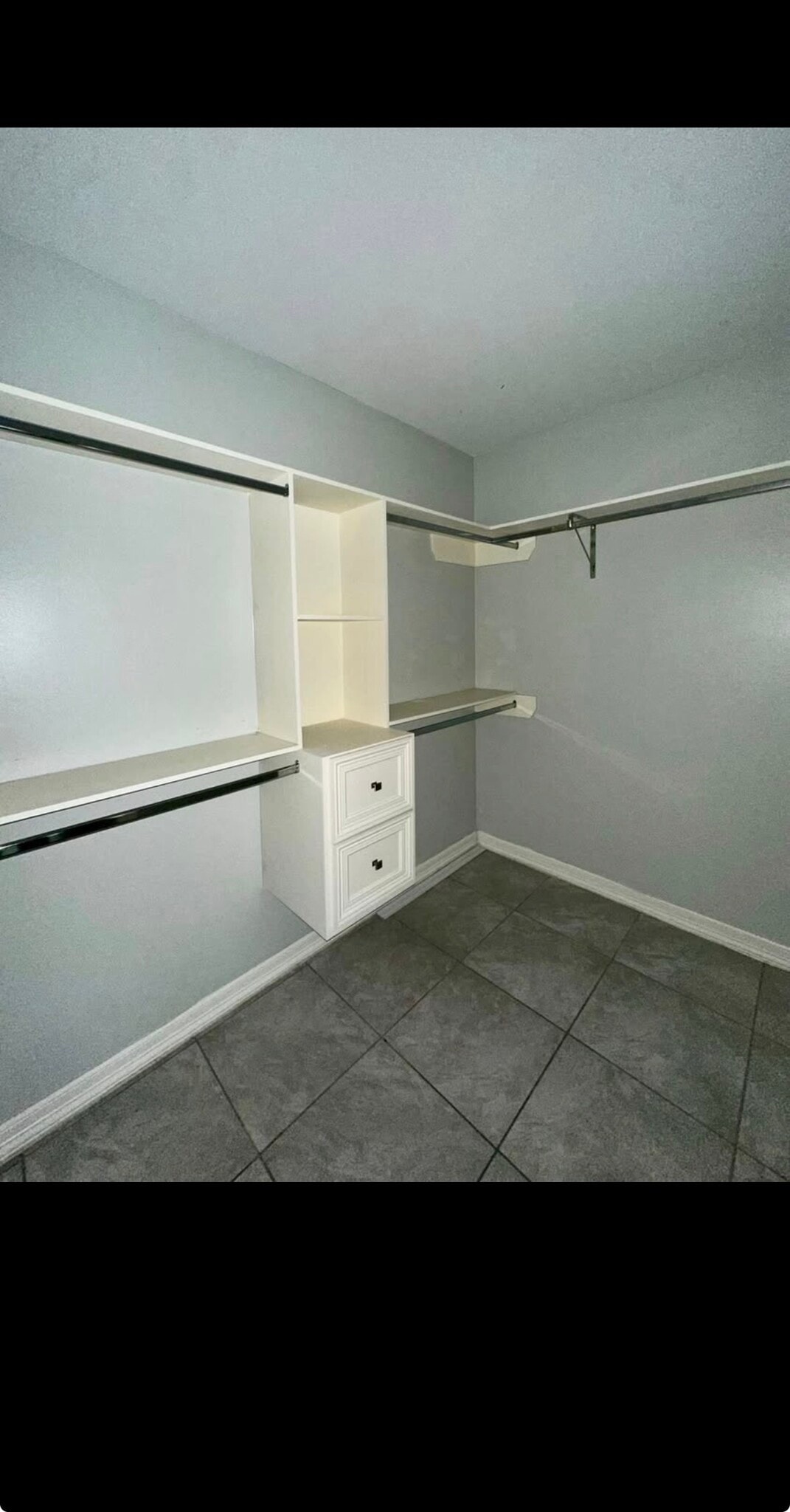 Building Photo - 205 Teak Dr