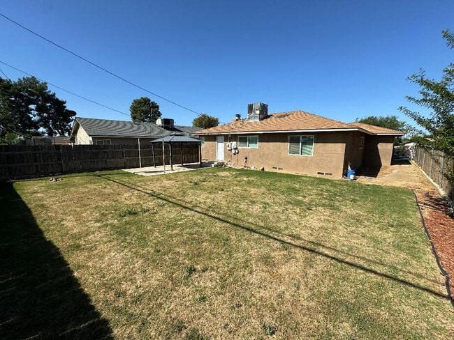 Building Photo - 2013 Avondale Dr
