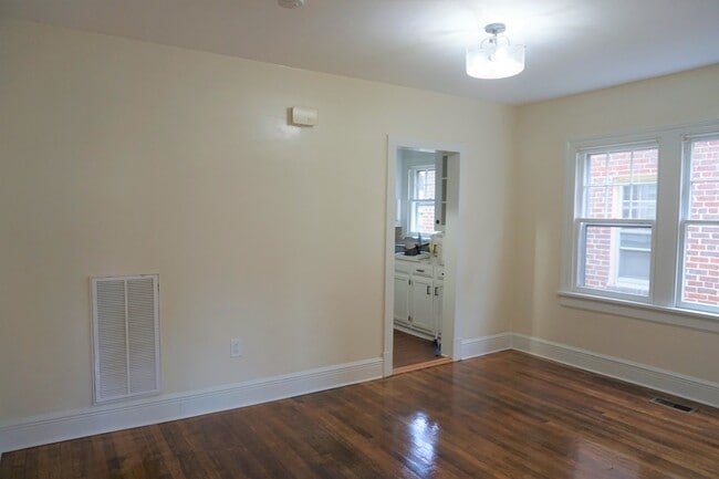 Building Photo - 3804 Vawter Ave