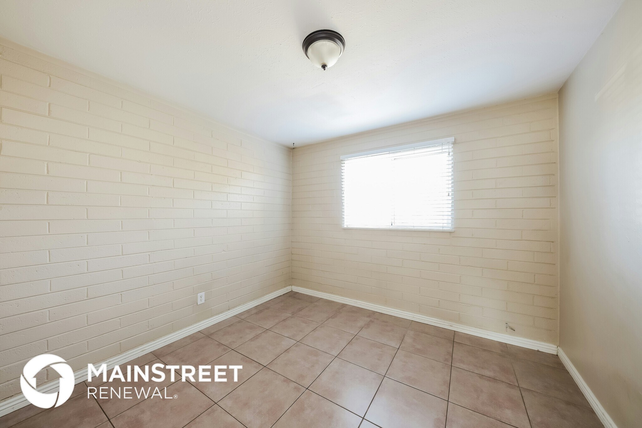 Building Photo - 4627 N 47th Dr