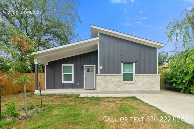 Primary Photo - 5410 Ergill Ln