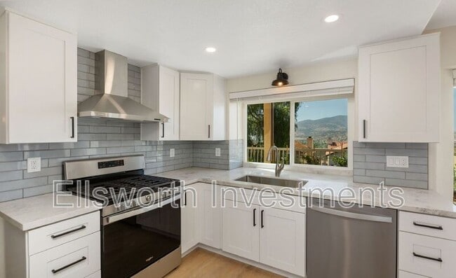 Building Photo - 10195 Bluestone Ct