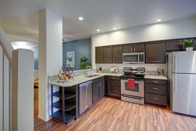 Building Photo - 18501 SE Newport Way