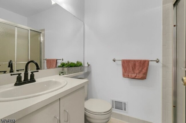 Building Photo - 278 Penns Way