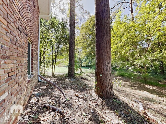 Building Photo - 3945 Camellia Trail