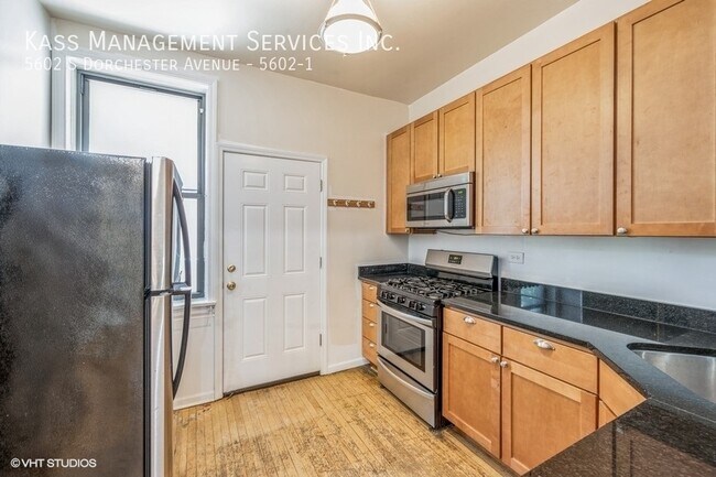 Building Photo - 5602 S Dorchester Ave