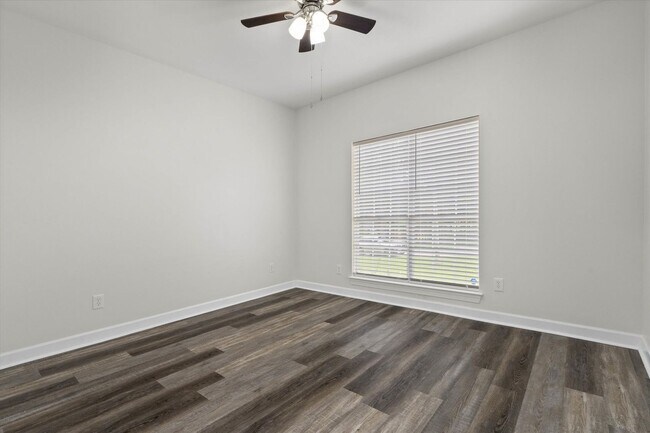 Building Photo - 1009 Pinemont Dr