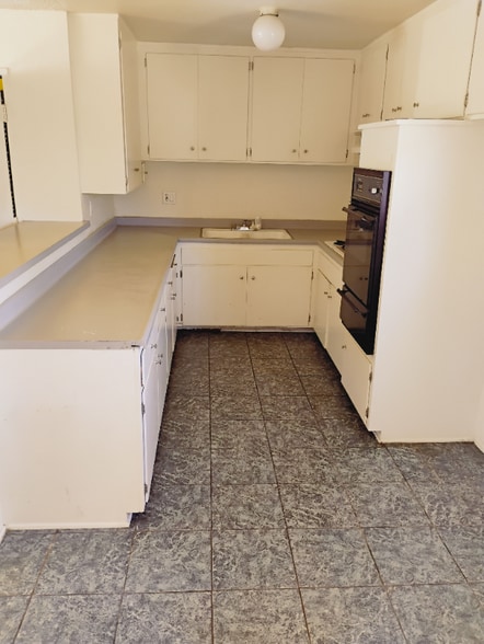 Building Photo - 2937 S Orange Dr