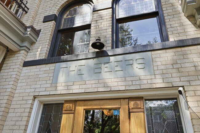 Building Photo - 1261 Pennsylvania St