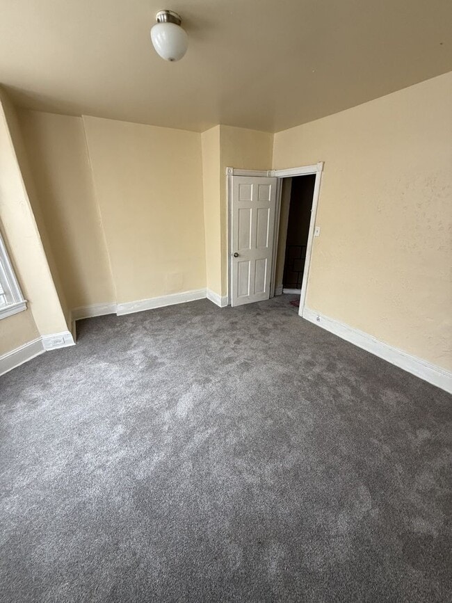 Building Photo - Beautiful 3 Bedroom Home – Updated & Move In Ready – Cobbs Creek / West Philly