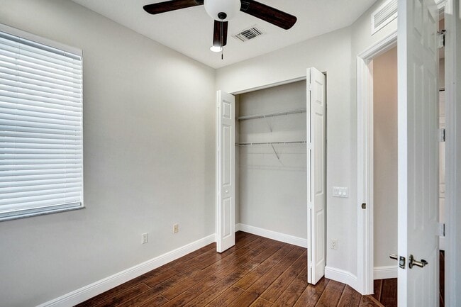 Building Photo - 1252 Piazza Antinori