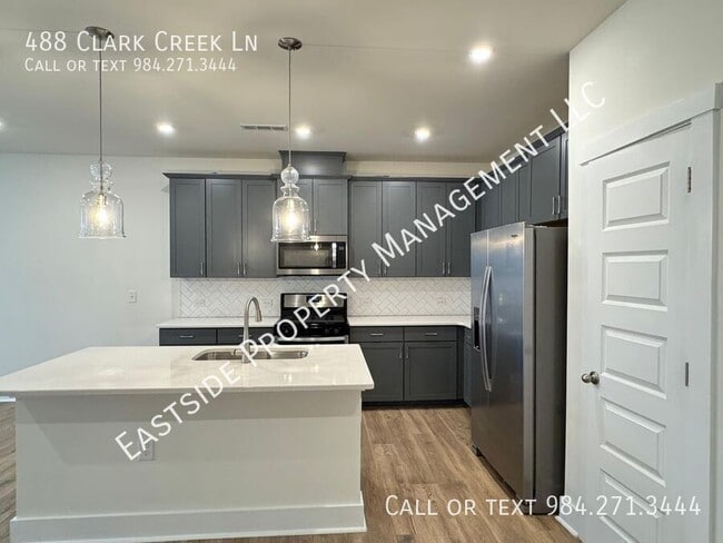 Building Photo - 488 Clark Creek Ln