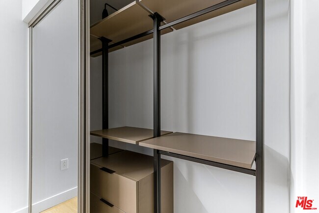 Building Photo - 10601 Washington Blvd