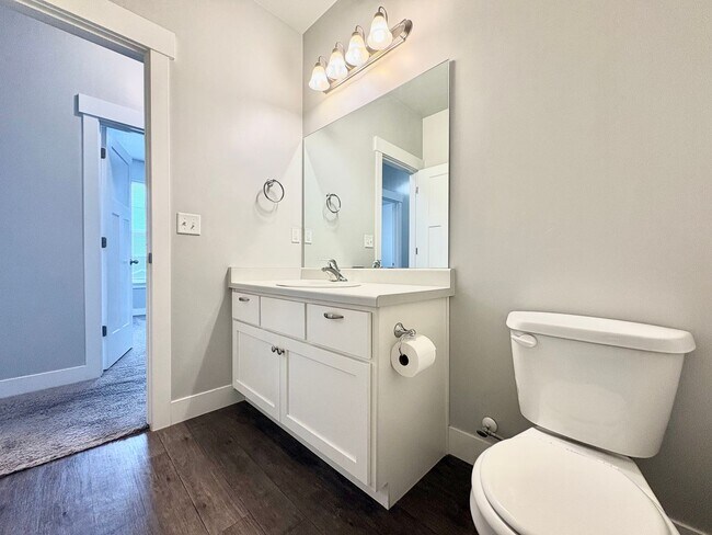 Building Photo - Spacious & Bright 3 Bedroom Condo with Pool Access, Garage, and Prime Lehi Location!